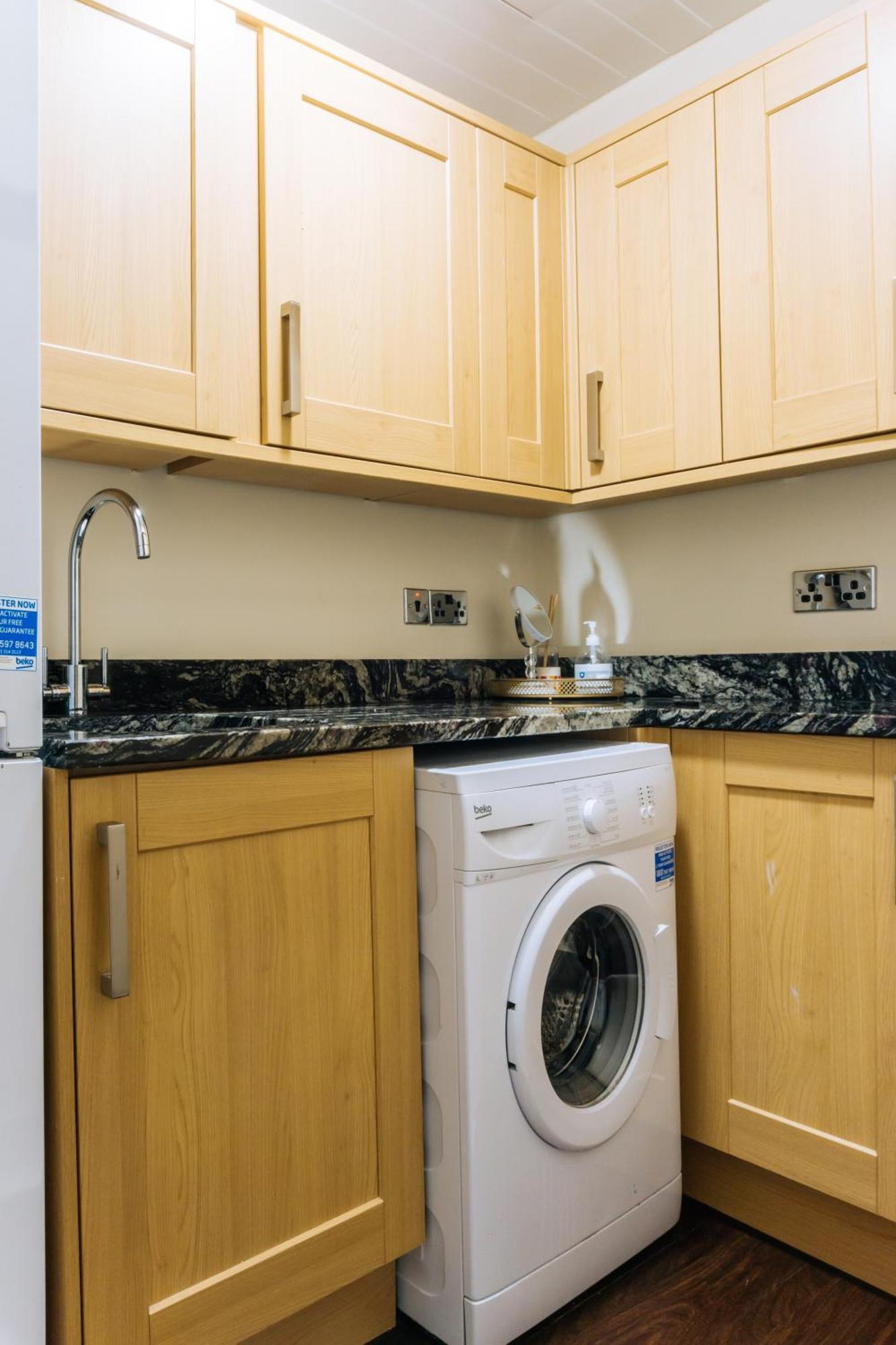 Homely 3 Bedroom In The Heart Of Central EDI Exterior foto