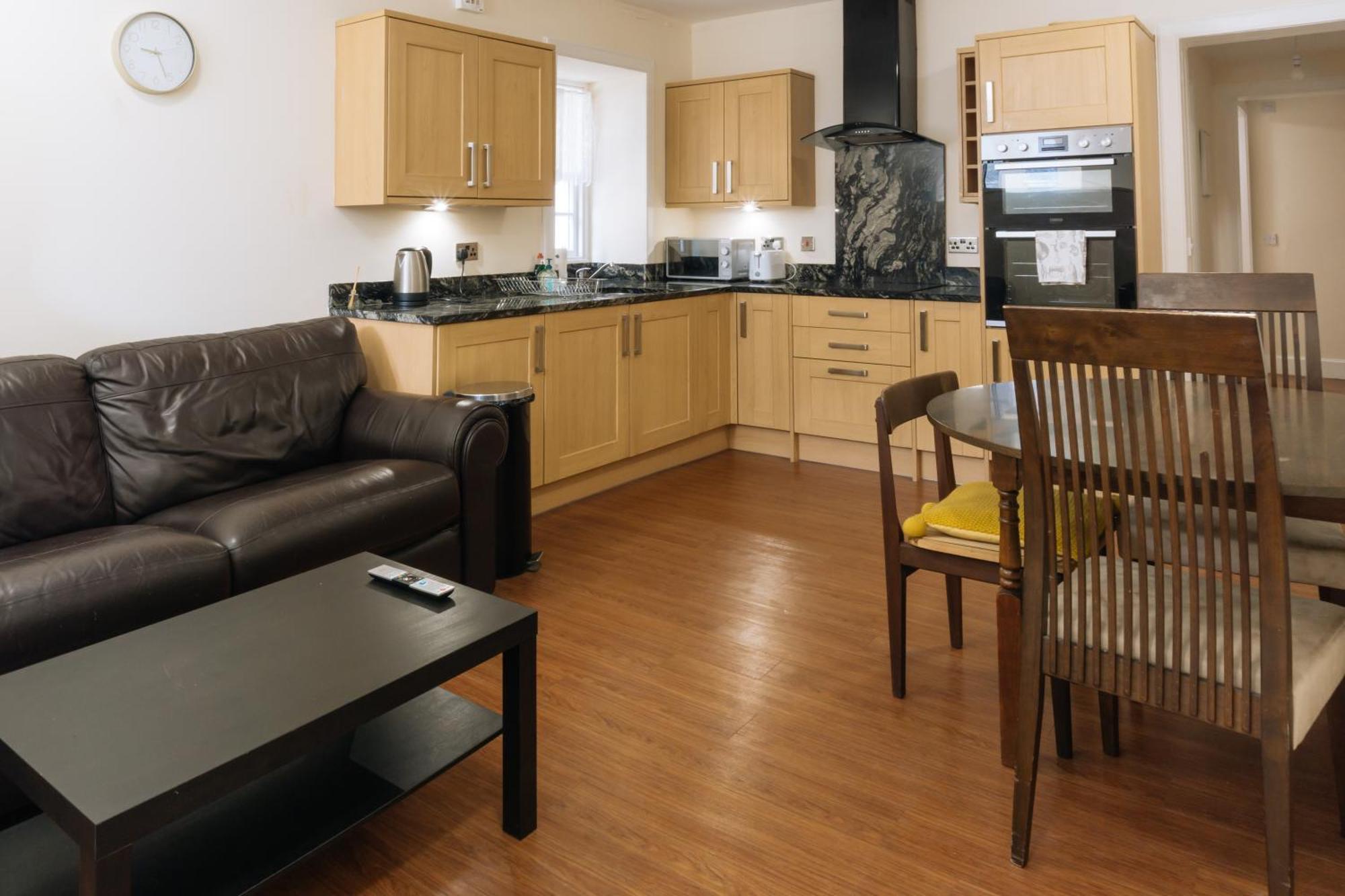 Homely 3 Bedroom In The Heart Of Central EDI Exterior foto